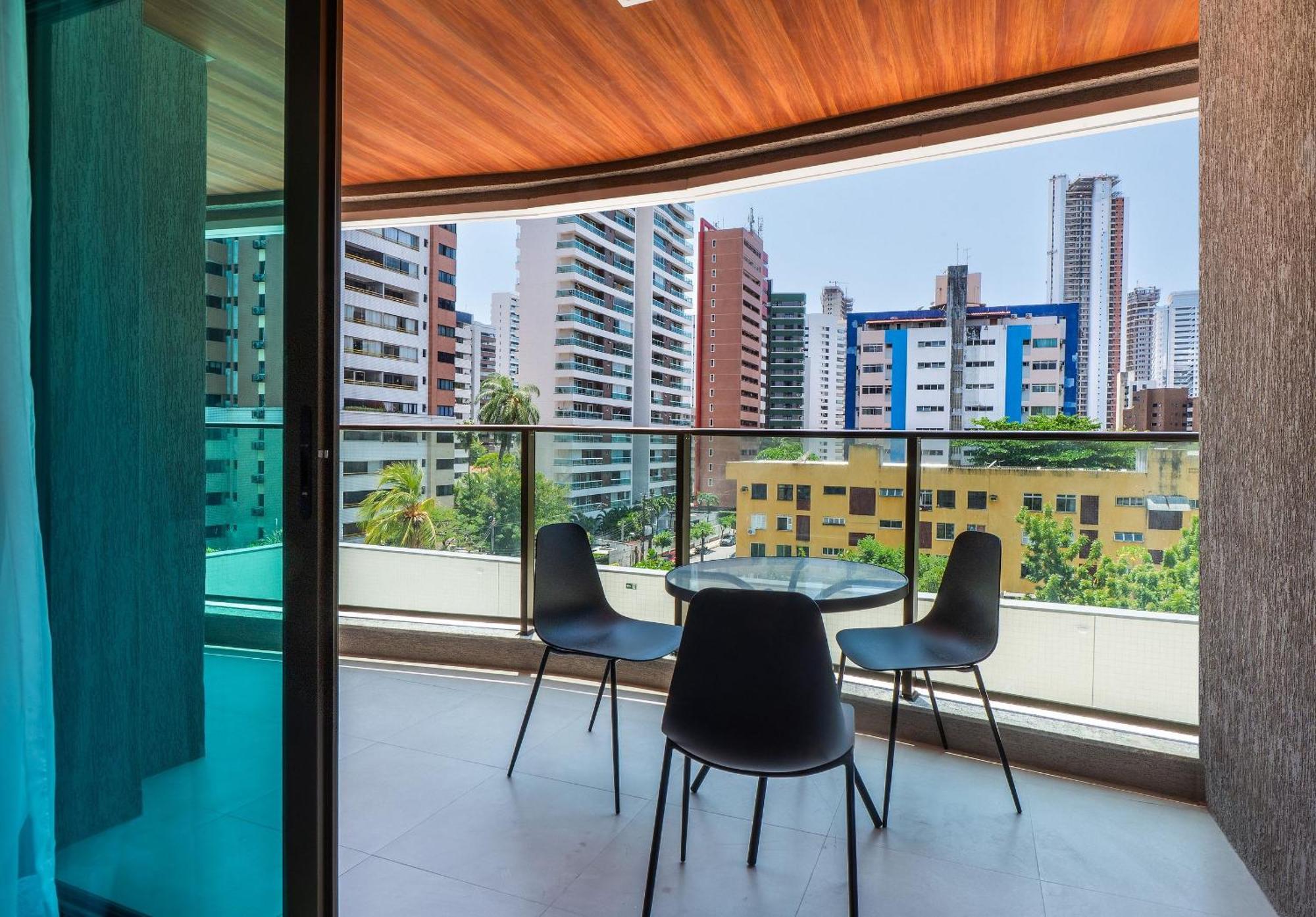 Class Meireles Housi By Carpediem *